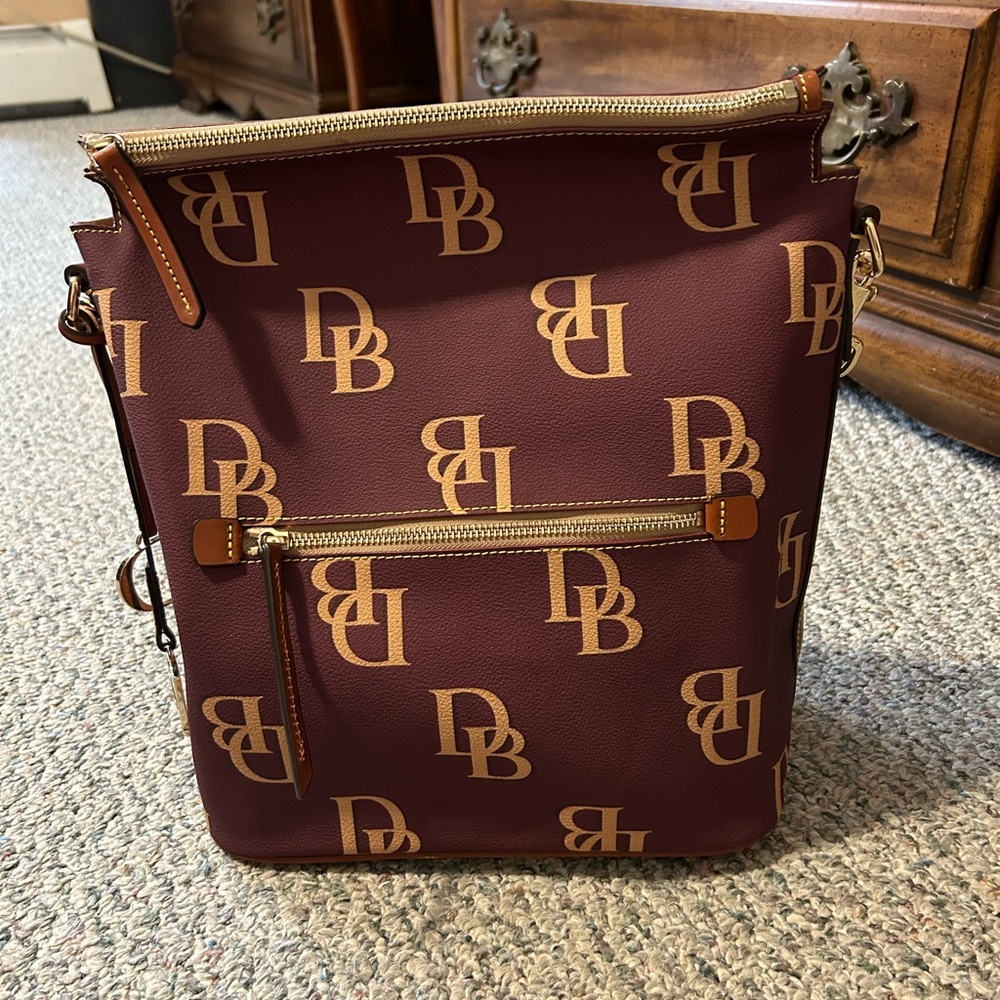 Like New D&B shoulder bag